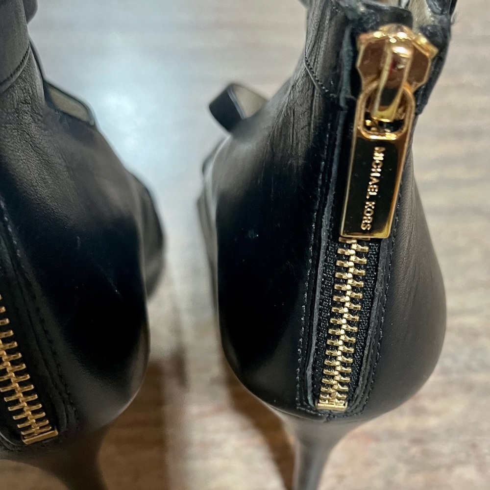 Michael Kors heeled leather sandals. - Picture 13 of 16